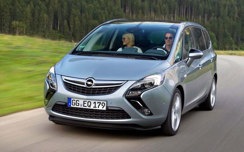 Opel Zafira Tourer 2011