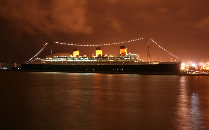 Лайнер Queen Mary 2