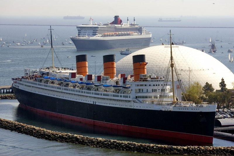 Лайнер RMS Queen Mary
