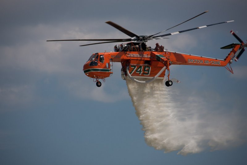 Пожарный вертолет ми-8