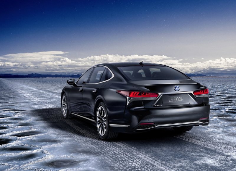 Лексус лс 500 седан