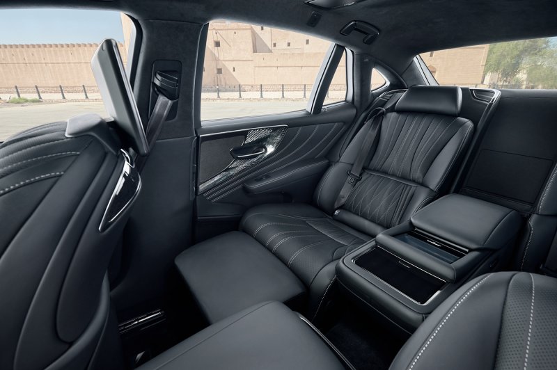 Lexus LS 500h Interior