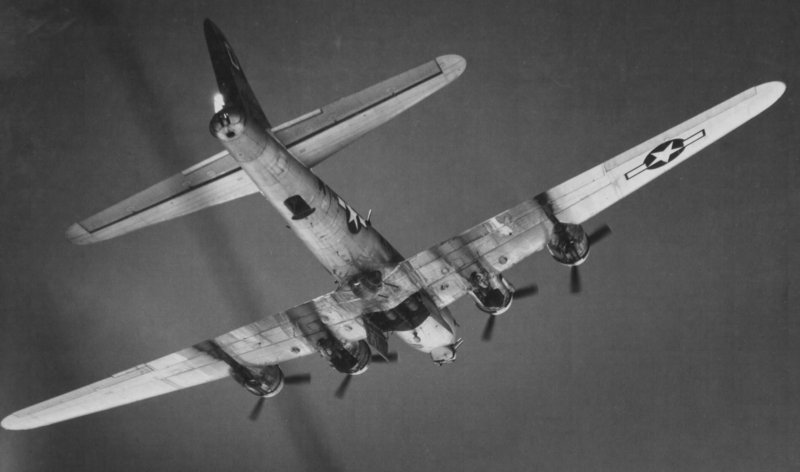 Boeing b-52 Stratofortress на аэродроме