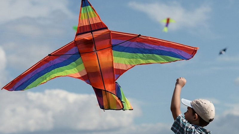 Воздушный змей «самолёт»