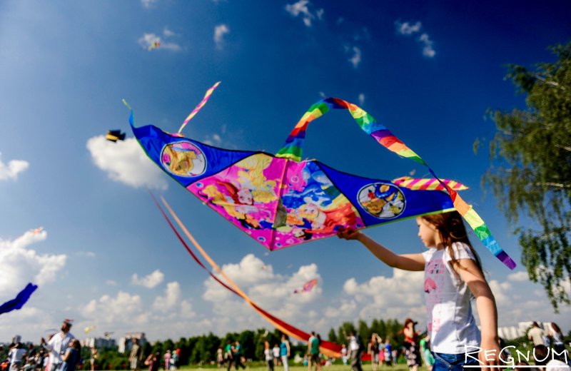 Воздушный змей «самолёт»