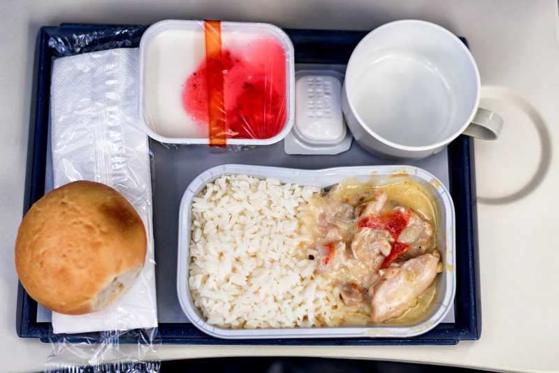 Контейнер для еды в самолете