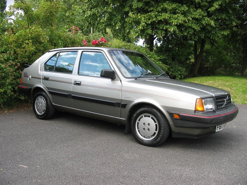 Volvo 300
