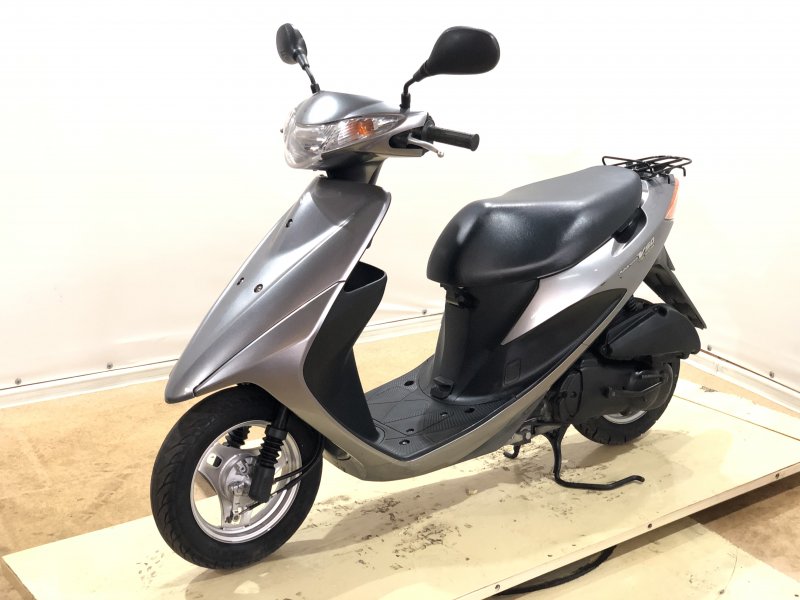 Suzuki макси скутер Skywave 650