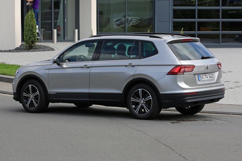 Фольксваген Тигуан 2015 зад