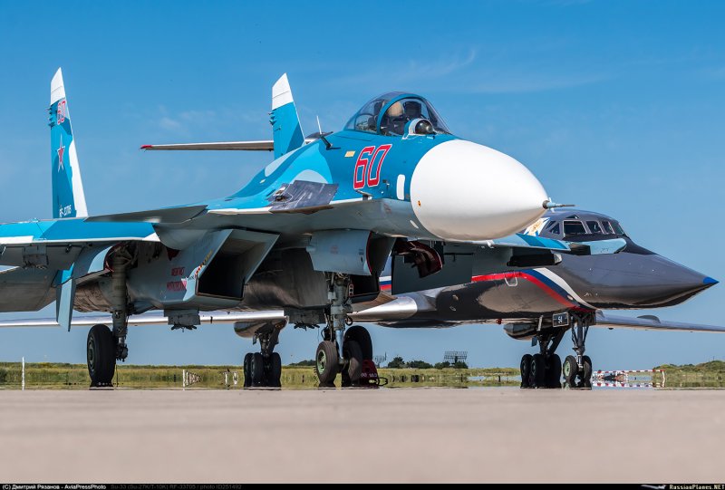 Су-33 палубный истребитель