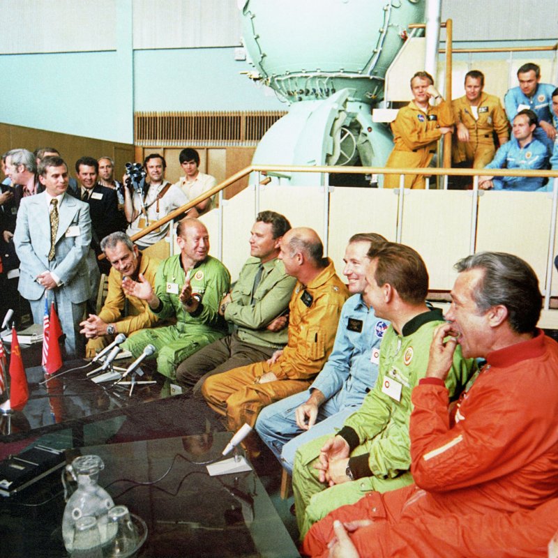 Экипаж Союз-Аполлон 1975