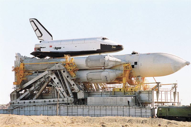 Пилотируемый корабль Crew Dragon