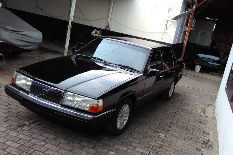 Вольво 940 черная