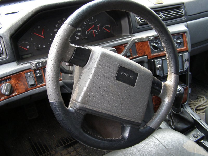 Руль Вольво 740