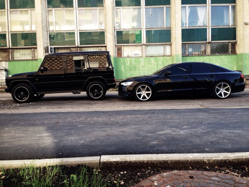 Мерседес s 220 во дворе