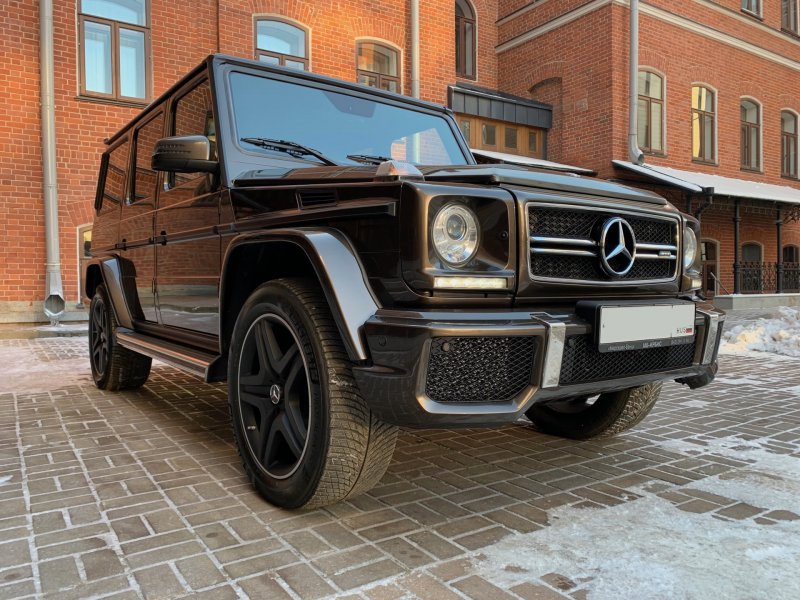 Мерседес во дворе