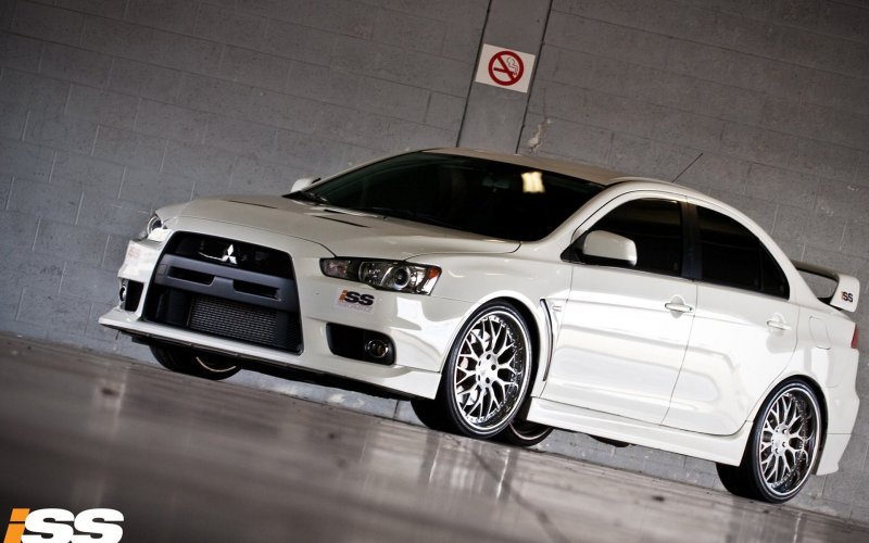 Митсубиси Лансер 2008 белый