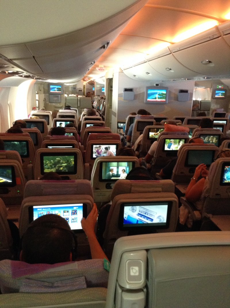 Airbus a380-800 Emirates эконом