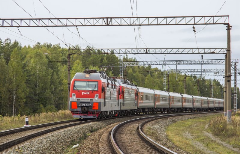 Серый поезд