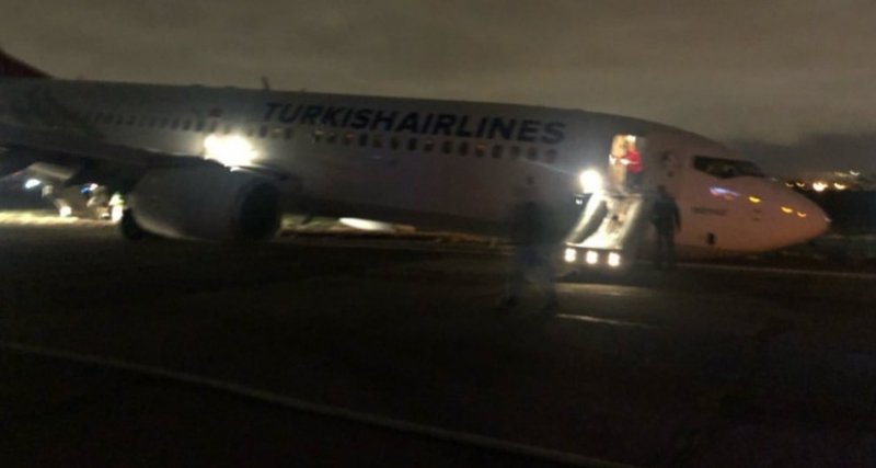 B737 Turkish Airlines в аэропорту толмачёво