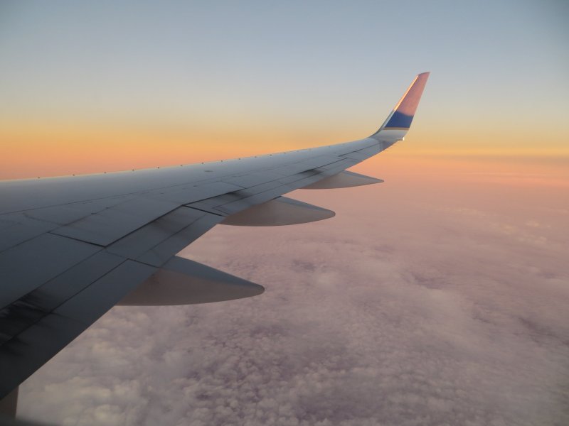 Над Екатеринбургом летают самолеты