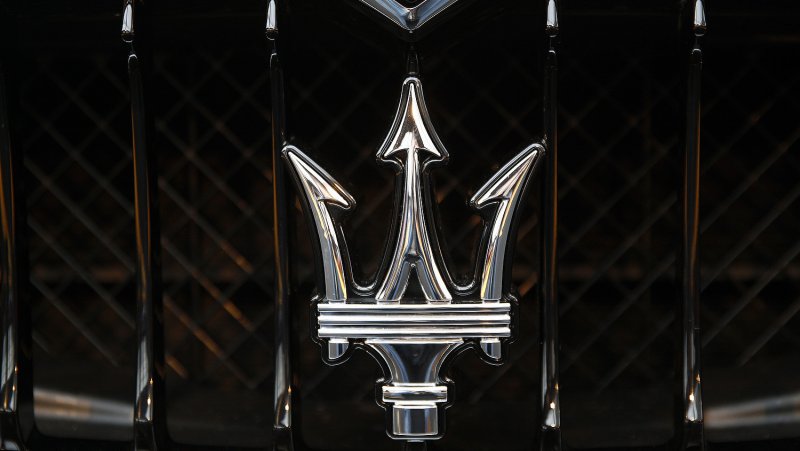 Кулон Мазерати