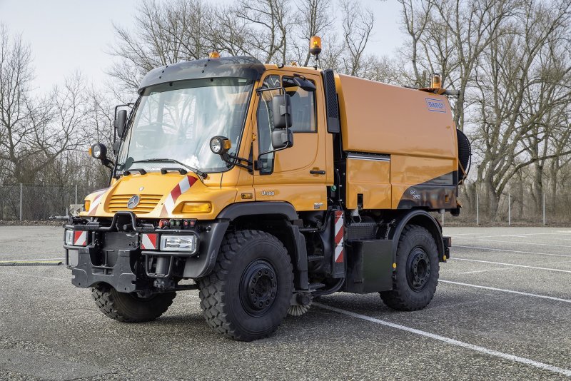 Mercedes-Benz Unimog u400