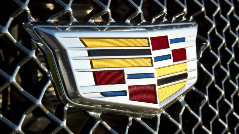 Кадиллак хэтчбек 2000