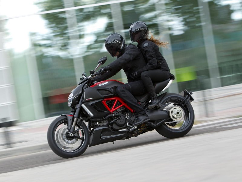 Ducati Diavel вдвоем