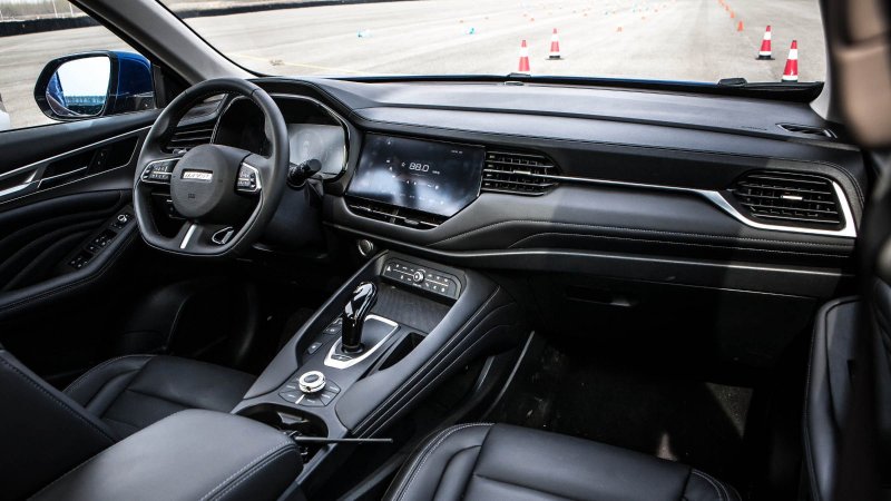 Haval f7x салон