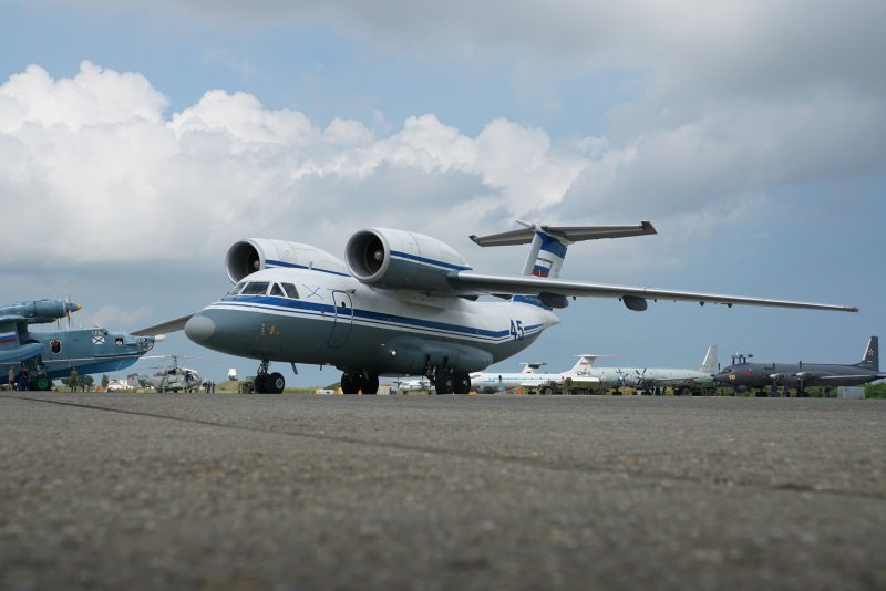 АН-72 транспортный самолёт