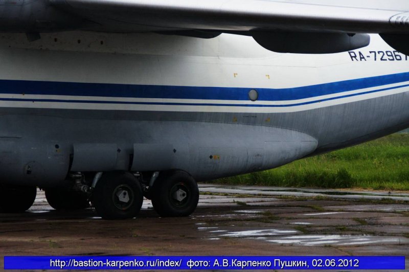 АН-72 военно-транспортный самолёт внутри