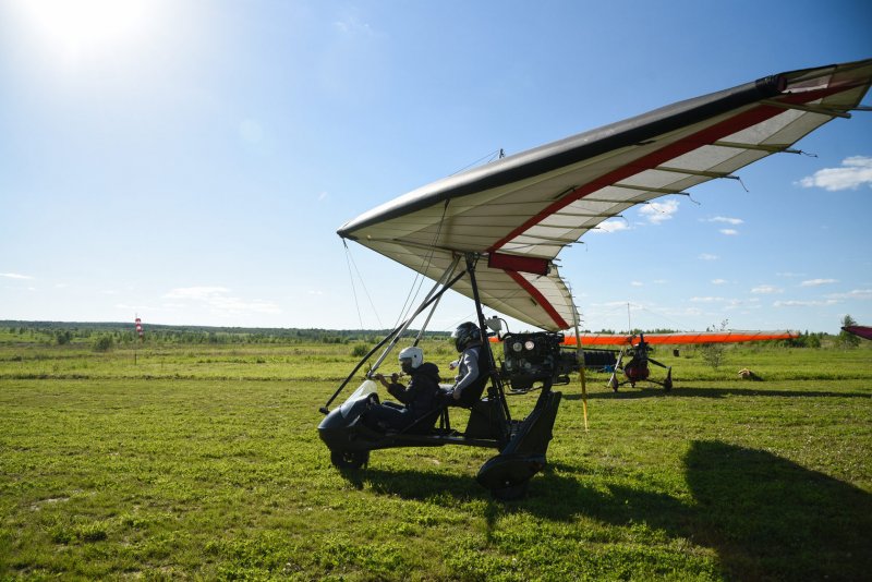 Полет на дельтаплане в горах