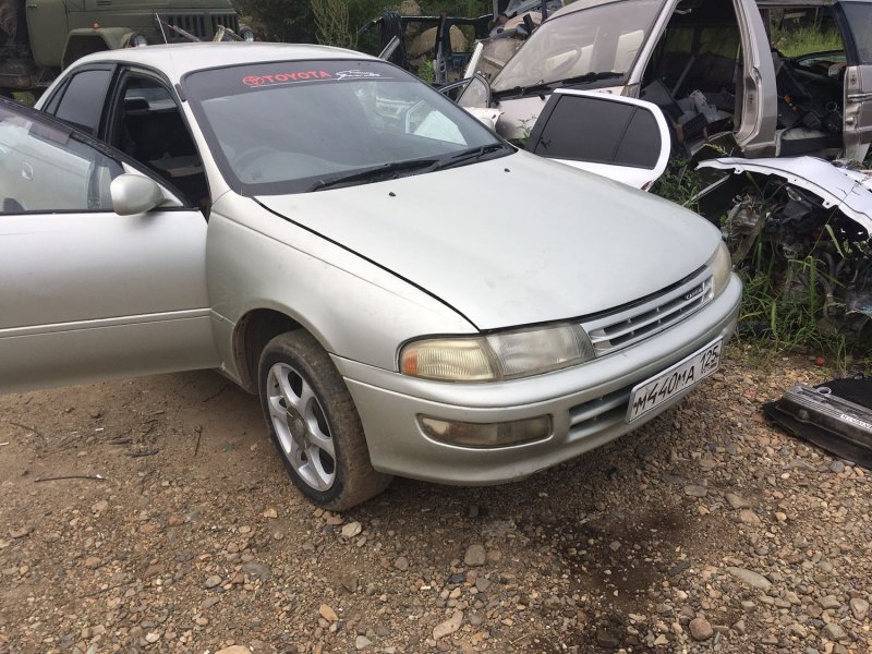 Тойота Карина 2015