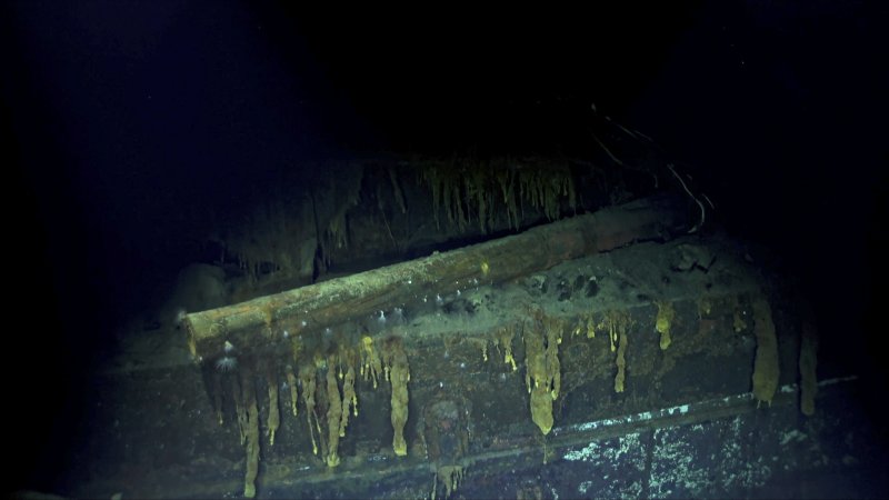 Авианосец Kaga на дне