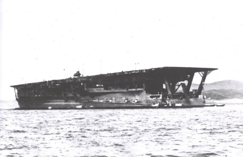 Затонувший авианосец USS Saratoga.