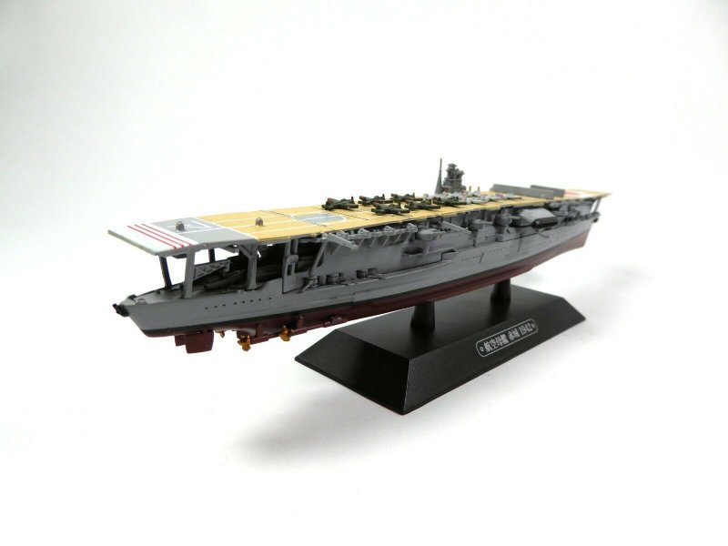 Морская диорама с авианосцем