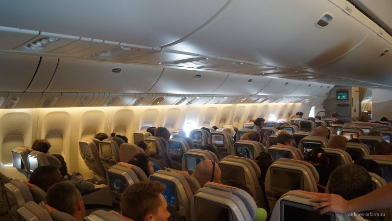 Салон самолета Боинг 777-200