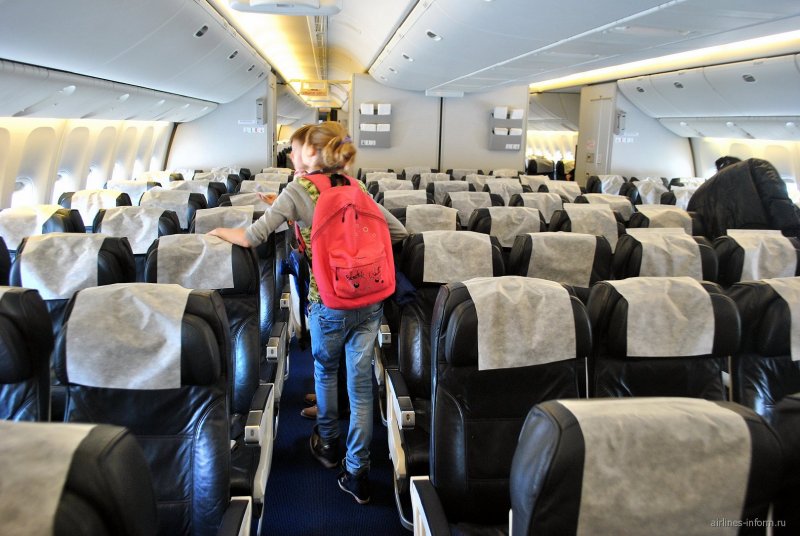 Самолет Боинг 777 салон