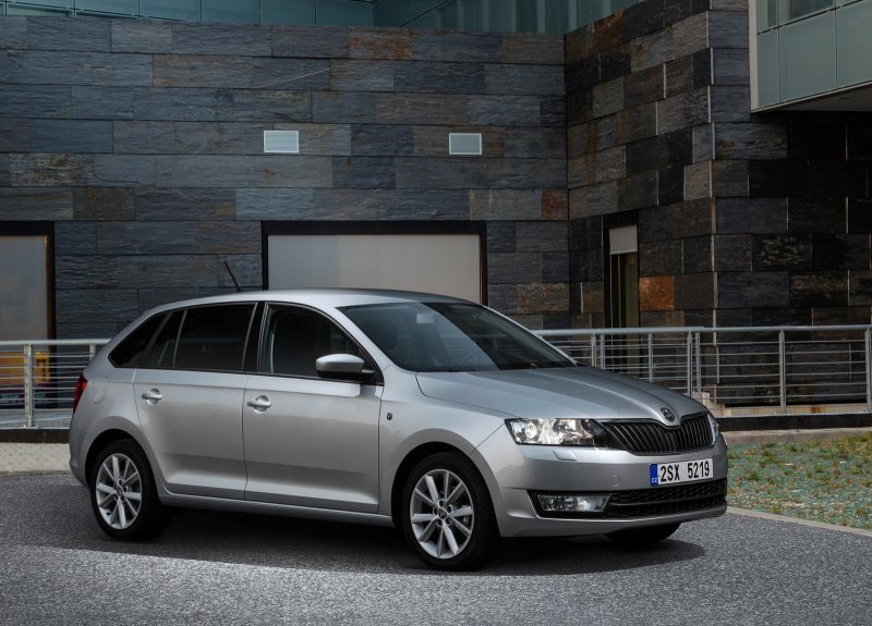 Шкода Рапид Спейсбек