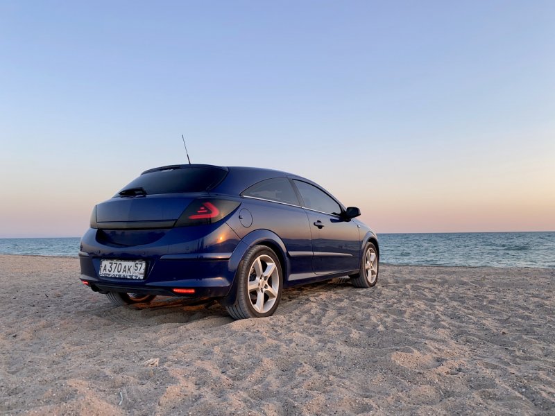 Опель Астра GTC купе 2008