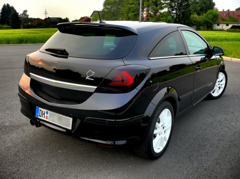 Opel Astra GTC 2009