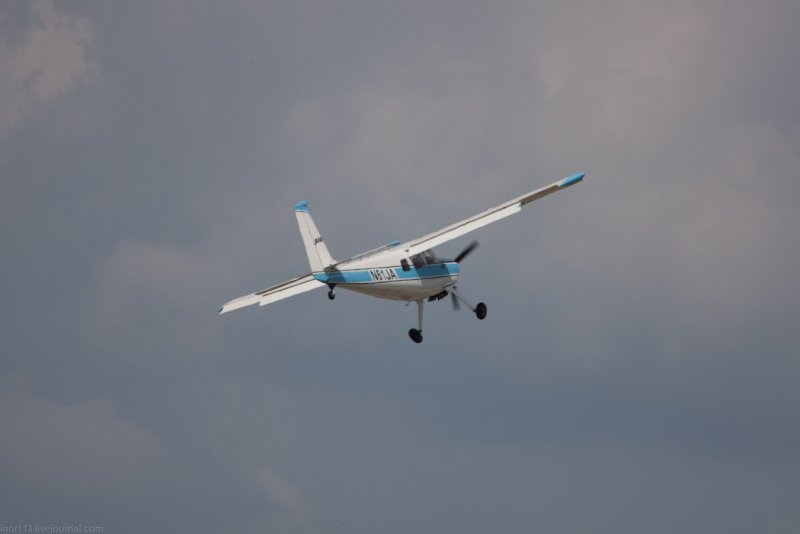 Лопырева Виктория с трапа самолета