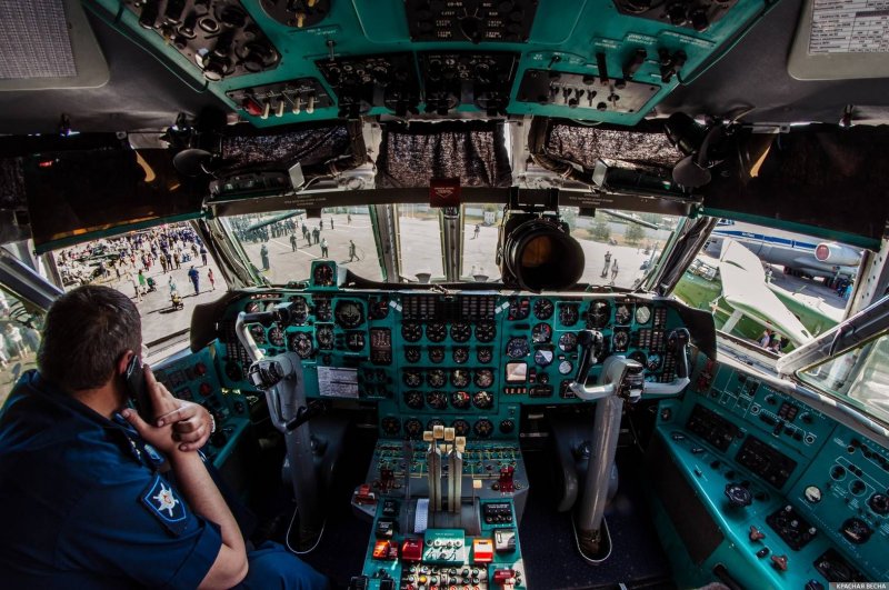 Ил-76 кабина экипажа