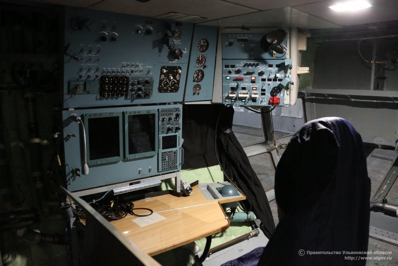Ил 76 МД кабина пилотов
