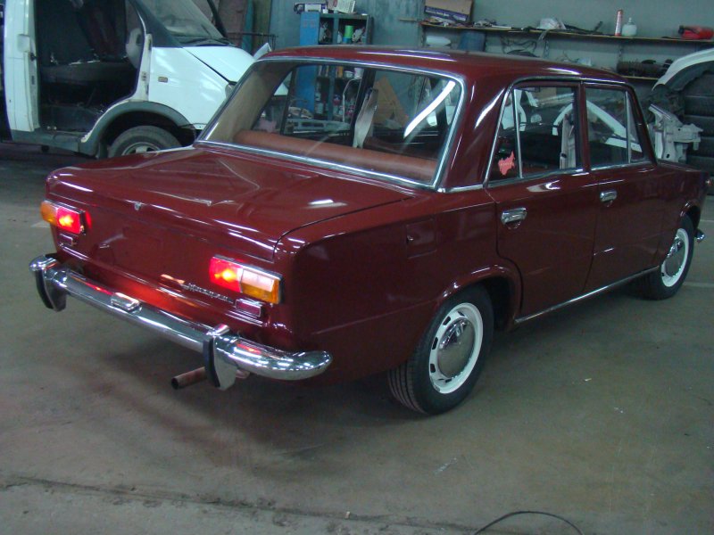 ВАЗ 2101 цвет металлик вишня