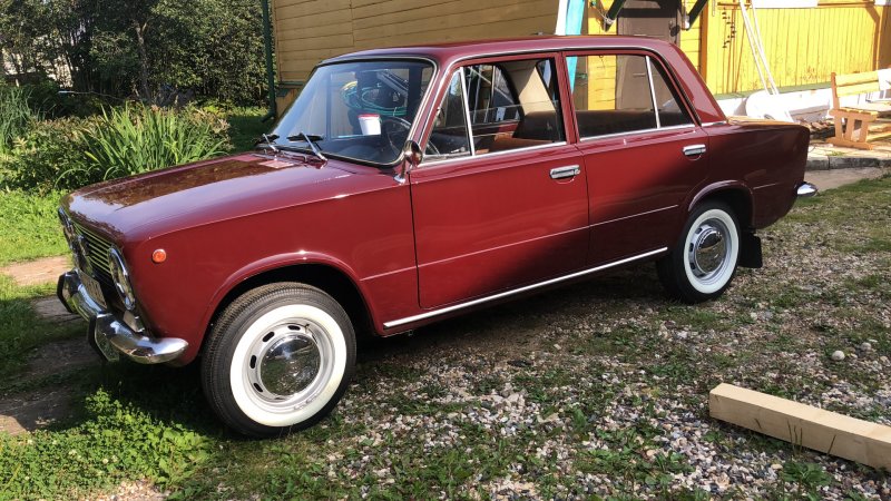 Lada 2101 вишня
