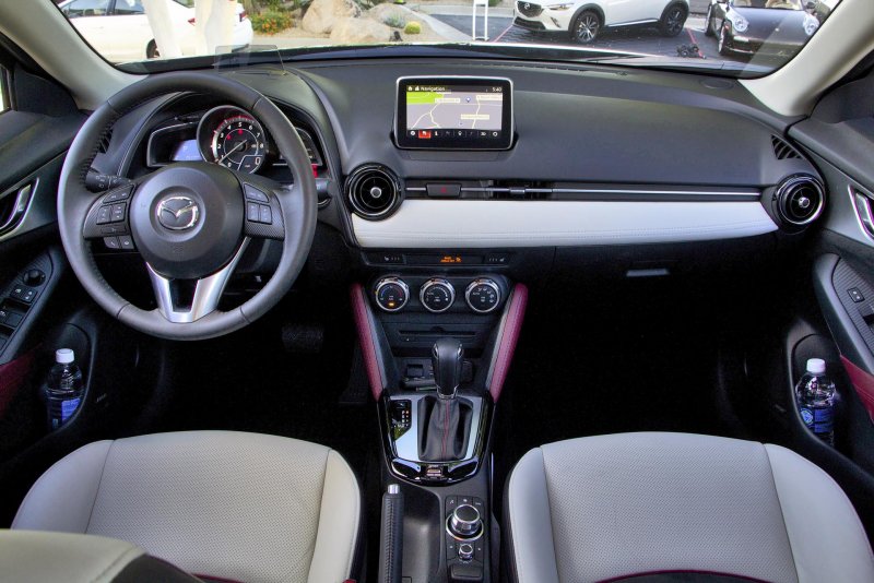 Мазда новая cx3 салон