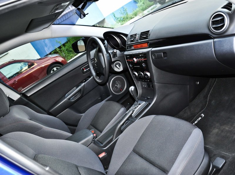 Mazda 3 салон