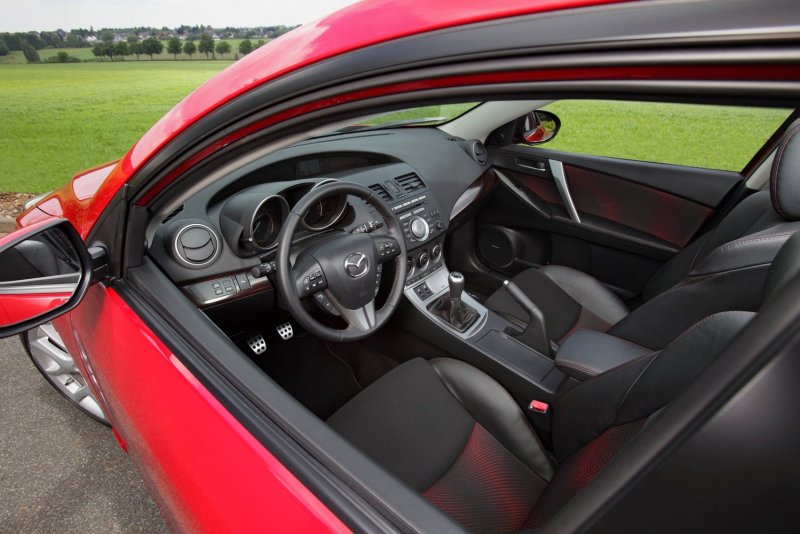 Мазда 3 хэтчбек МПС салон